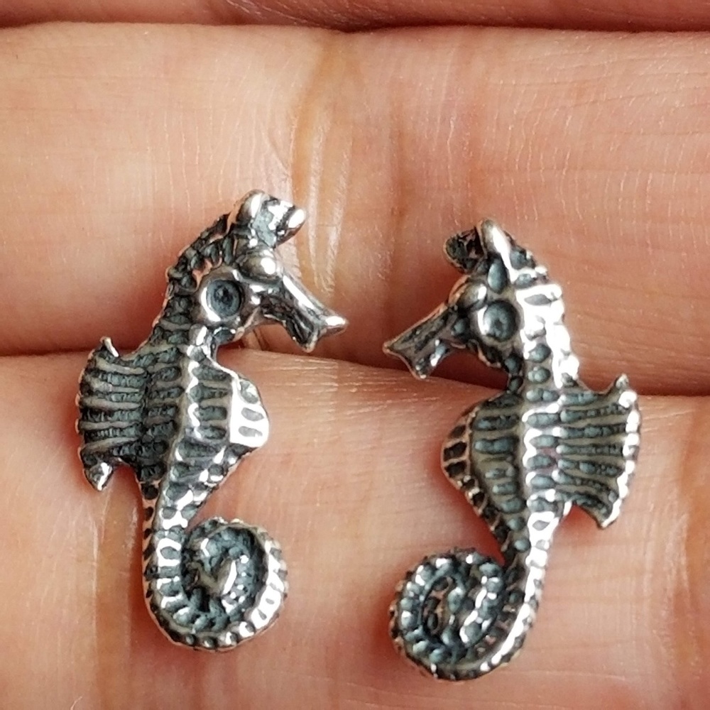925 seahorse earrings